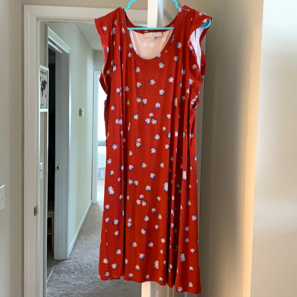 Breezy dress from the Loft!☀️🌺